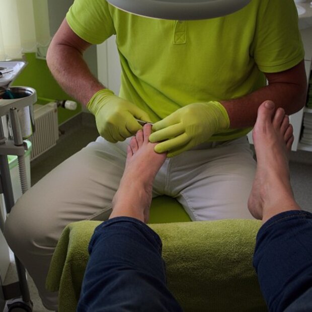 Fussbehandlung durch Fachperson