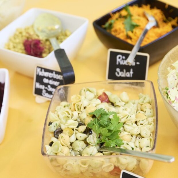 Speiseauswahl verschiedene Salate